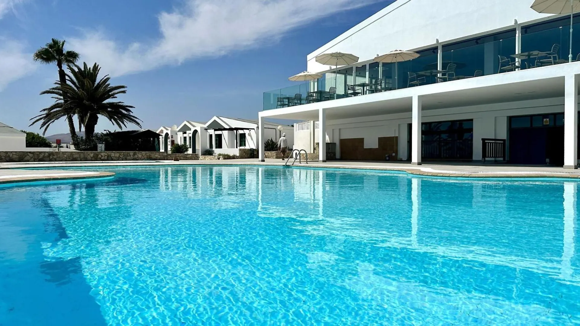 Caleta De Fuste Apartment- Sleeps4- Pool- Garden 0*, Caleta De Fuste Espanha
